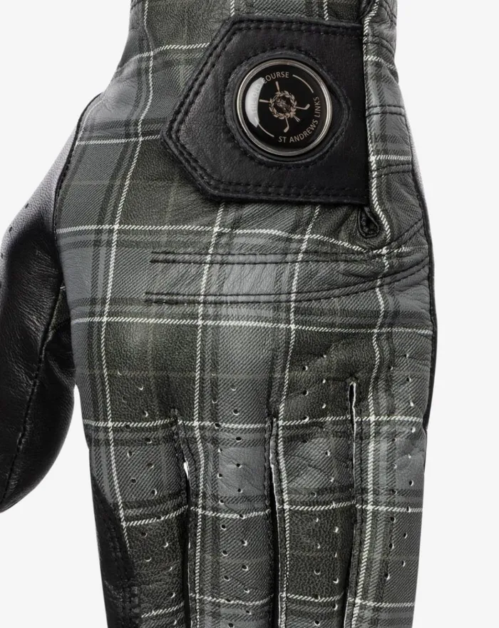 Accessories Gloves TravisMathew ST ANDREWS GRIPS AND GLENS GOLF GLOVE Black