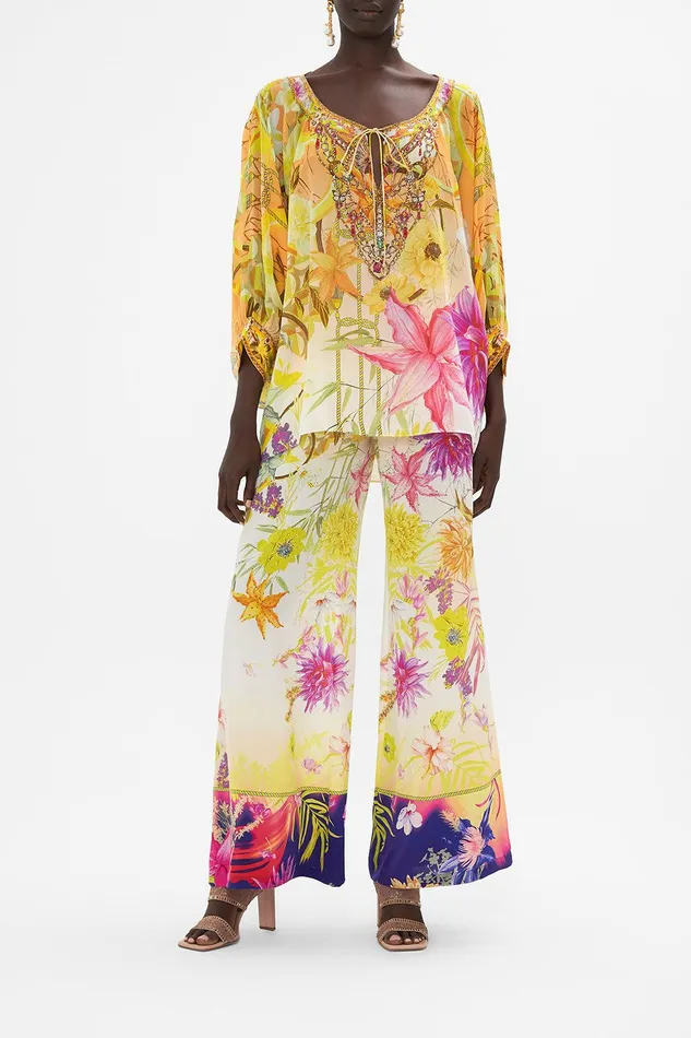 Camilla Blouses and Shirts Raglan Sleeve Blouse With Cuff How Does Your Garden Grow 8211 Womens Camilla Blouses and Shirts Raglan Sleeve Blouse With Cuff How Does Your Garden Grow 8211 Womens