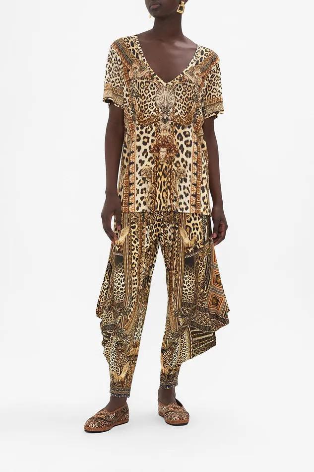 Camilla Tees Relaxed Vneck Tee 8211 All Over Print Standing Ovation 8211 Womens Camilla Tees Relaxed Vneck Tee 8211 All Over Print Standing Ovation 8211 Womens