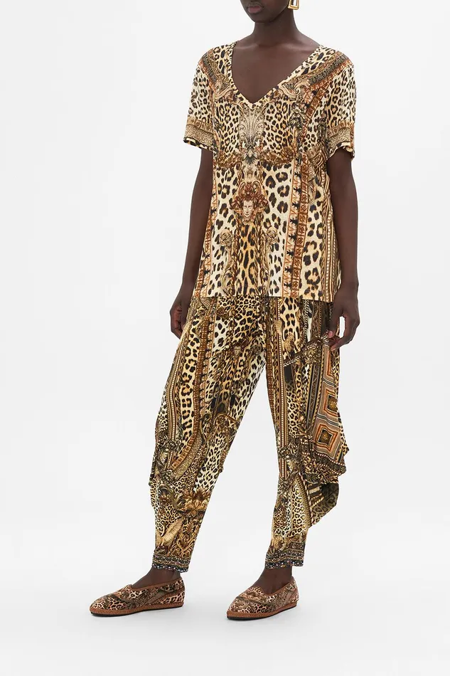 Camilla Tees Relaxed Vneck Tee 8211 All Over Print Standing Ovation 8211 Womens Camilla Tees Relaxed Vneck Tee 8211 All Over Print Standing Ovation 8211 Womens