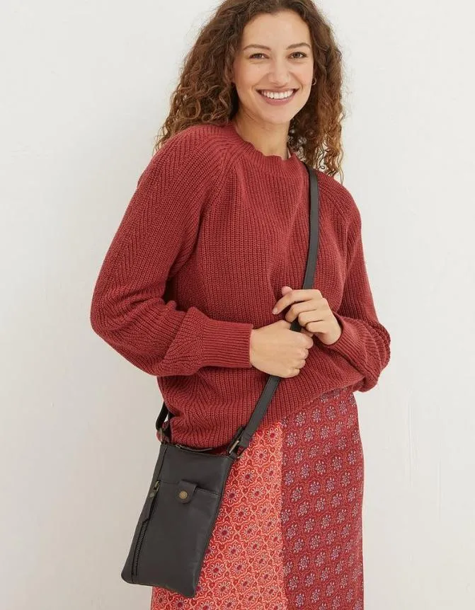 Fatface Bags and Purses Essie Multi Zip Phone Bag Black 8211 Women