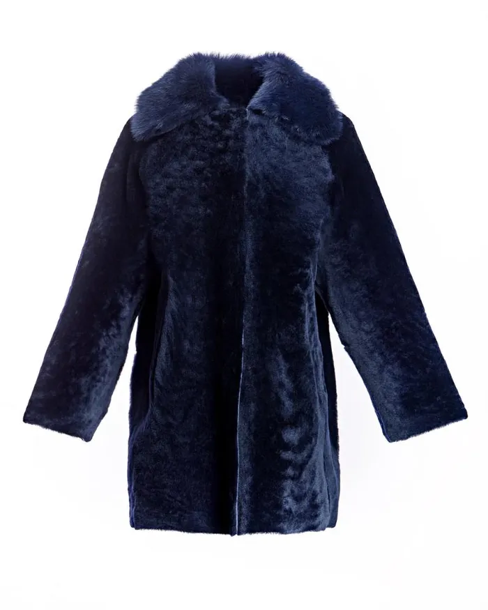 Jackets Women039s Maximilian Julia and Stella Shearling Lamb Jacket With Dyed Toscana Lamb Collar Jackets Women039s Maximilian Julia and Stella Shearling Lamb Jacket With Dyed Toscana Lamb Collar