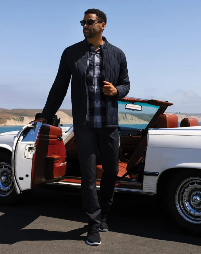 Men Pants TravisMathew OPEN TO CLOSE PANT Black