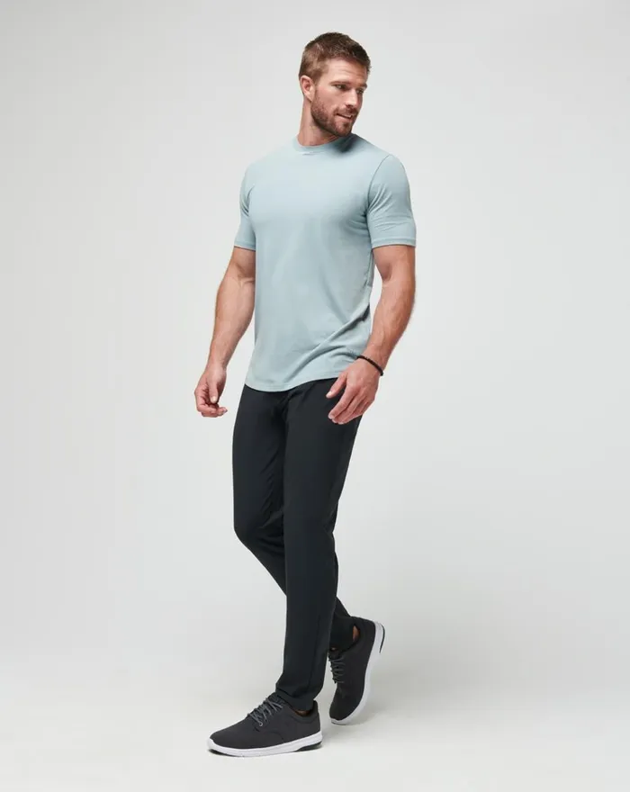 Men Pants TravisMathew OPEN TO CLOSE TECH CHINO PANT Black