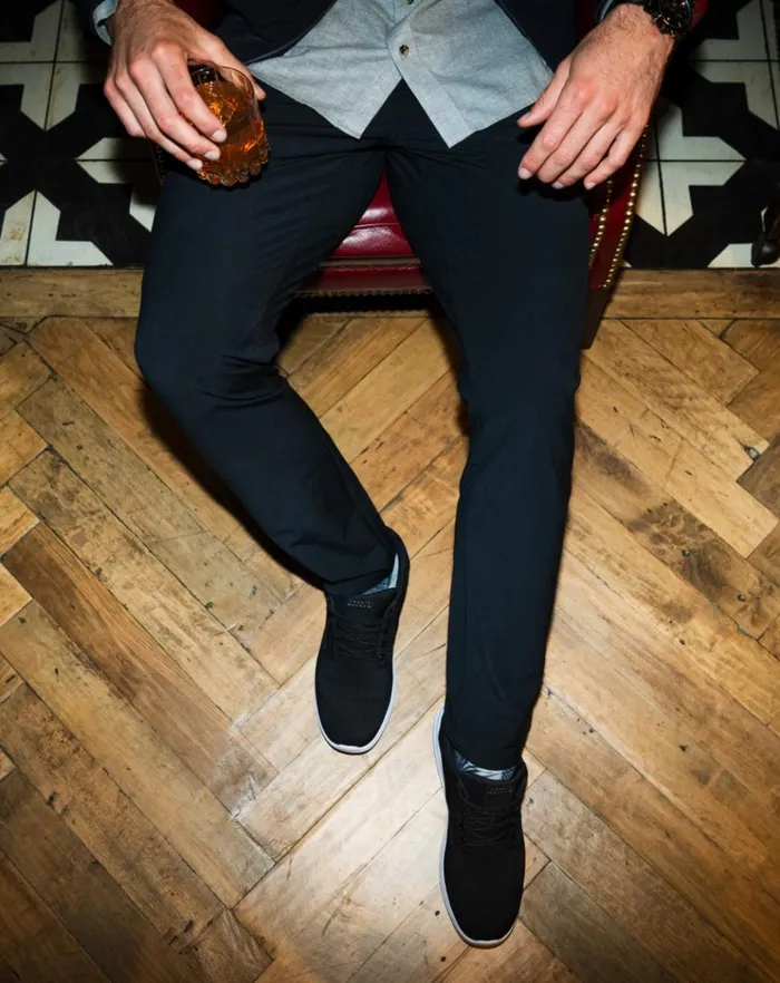 Men Pants TravisMathew OPEN TO CLOSE TECH CHINO PANT Black