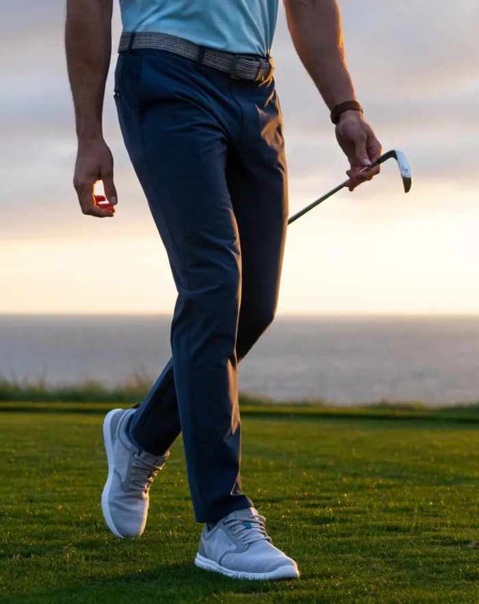 Men Pants TravisMathew OPEN TO CLOSE TECH CHINO PANT Dress Blues