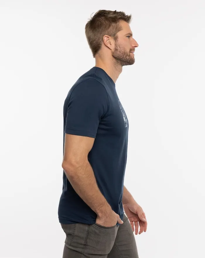 Men Tees TravisMathew DECENT PROPOSAL TEE Total Eclipse Men Tees TravisMathew DECENT PROPOSAL TEE Total Eclipse