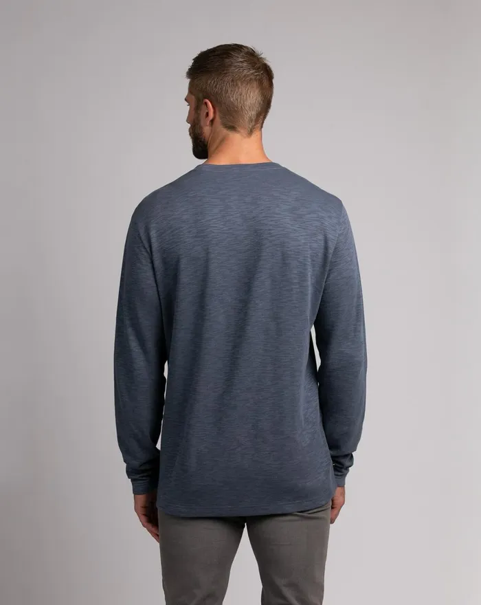 Men Tees TravisMathew RENNER LONG SLEEVE TEE Vintage Indigomood