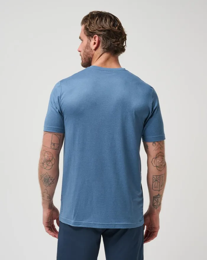 Men Tees TravisMathew RISK TAKER ACTIVE TEE Stellar Blue
