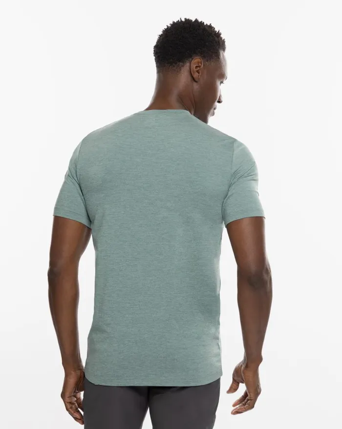 Men Tees TravisMathew SCENIC VISTA ACTIVE TEE Heather Silver Pine