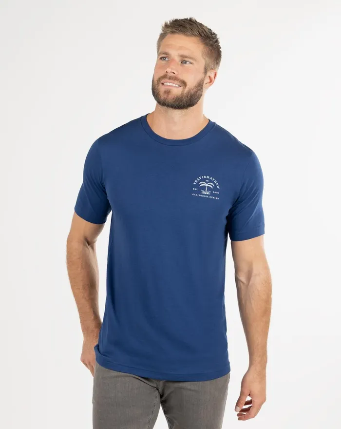 Men Tees TravisMathew SHOCK AND AWE TEE Estate Blue