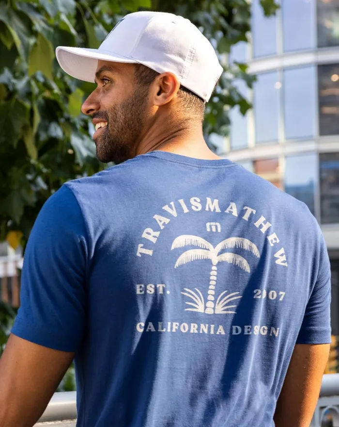 Men Tees TravisMathew SHOCK AND AWE TEE Estate Blue