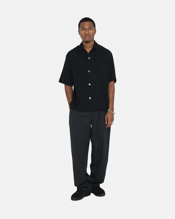 Pants Men Stussy STRIPE VOLUME PLEATED TROUSER Black Pants Men Stussy STRIPE VOLUME PLEATED TROUSER Black