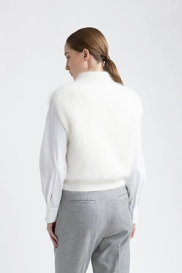 Peserico Knitwear Woman Angora Wool Yarn Gilet Natural White Peserico Knitwear Woman Angora Wool Yarn Gilet Natural White