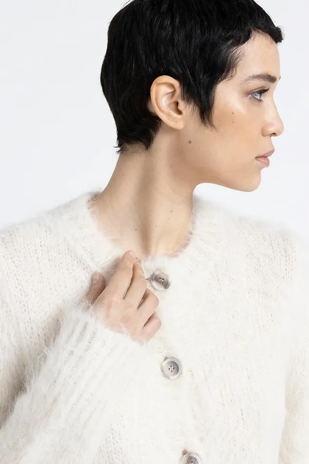 Peserico Knitwear Woman Buttoned Round Neck Cardigan In Alpaca Wool And Merino Natural White Peserico Knitwear Woman Buttoned Round Neck Cardigan In Alpaca Wool And Merino Natural White