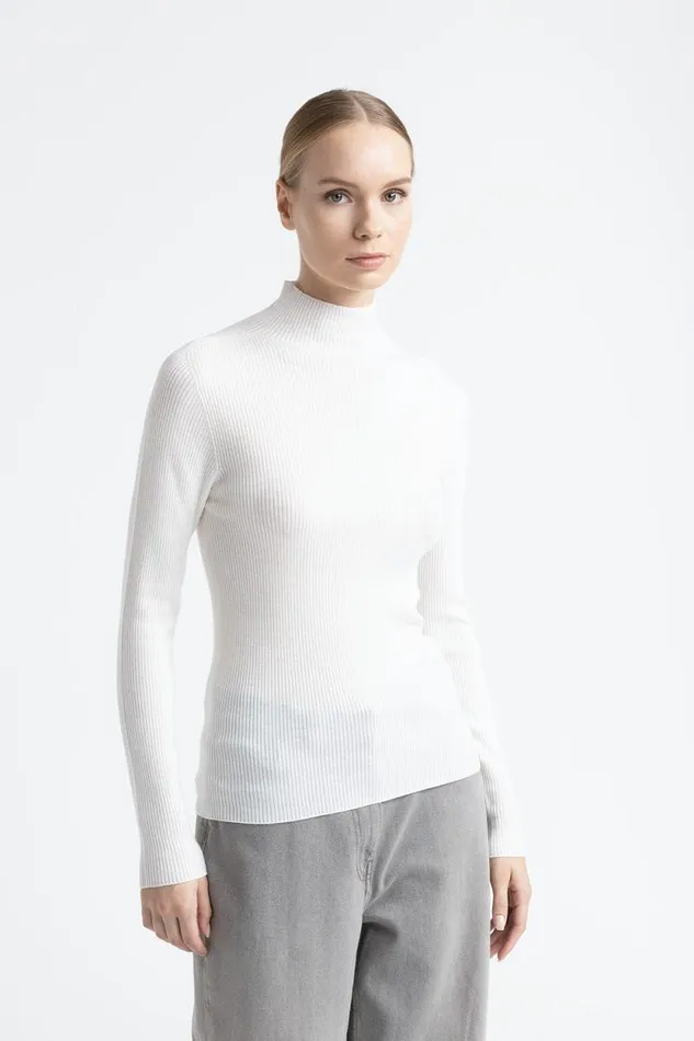 Peserico Knitwear Woman Pure New Wool High Neck Sweater White