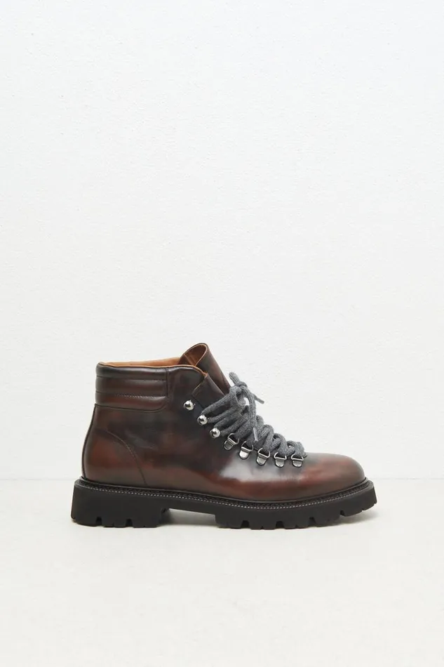 Peserico Man VintageEffect Leather Mountain Boots Walnut Peserico Man VintageEffect Leather Mountain Boots Walnut