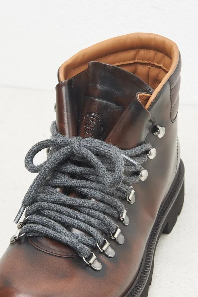 Peserico Man VintageEffect Leather Mountain Boots Walnut Peserico Man VintageEffect Leather Mountain Boots Walnut