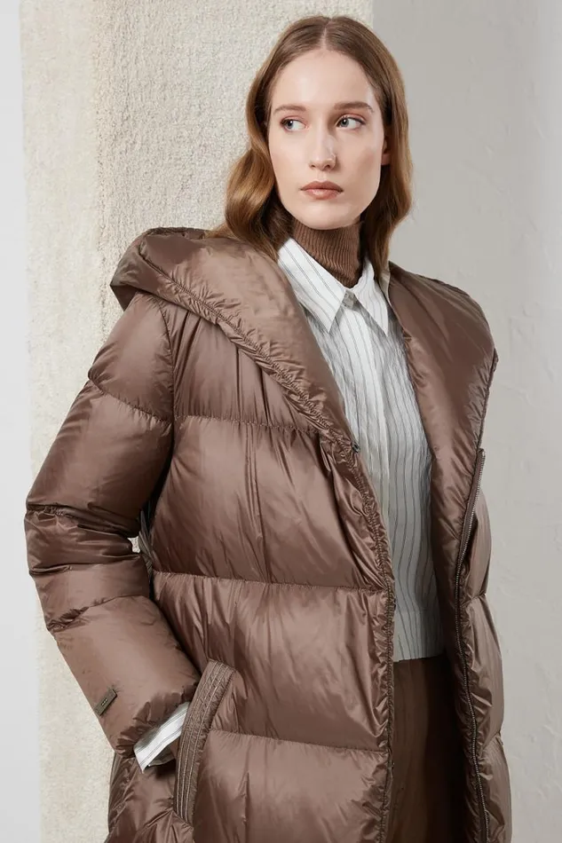 Peserico Outerwear Woman Long Goose Down Jacket With Hood And Belt Chestnut Peserico Outerwear Woman Long Goose Down Jacket With Hood And Belt Chestnut