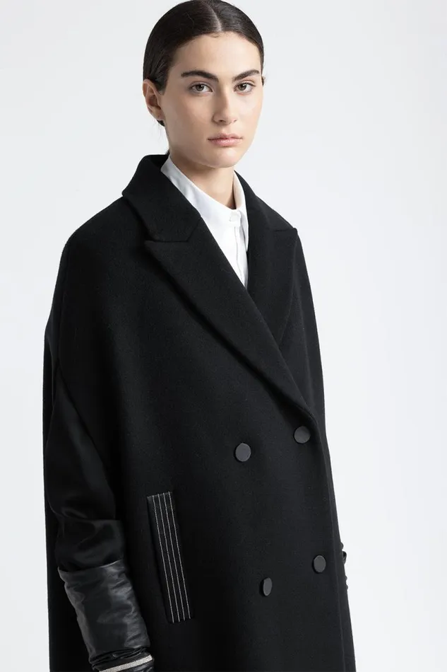 Peserico Outerwear Woman Wool And Cashmere Oversize Cape Black Peserico Outerwear Woman Wool And Cashmere Oversize Cape Black