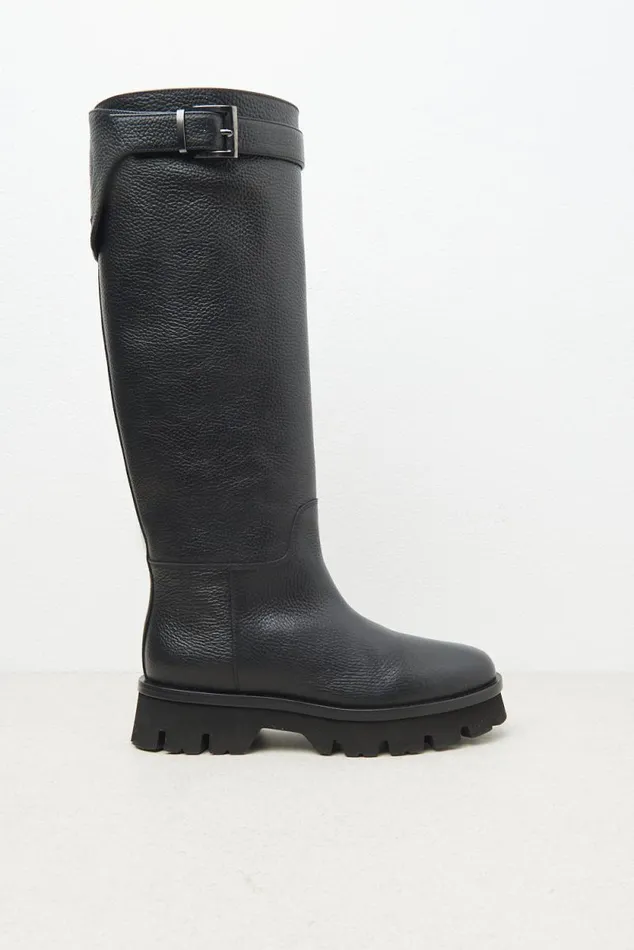 Peserico Shoes Woman Leather Boots With Buckle Black Peserico Shoes Woman Leather Boots With Buckle Black