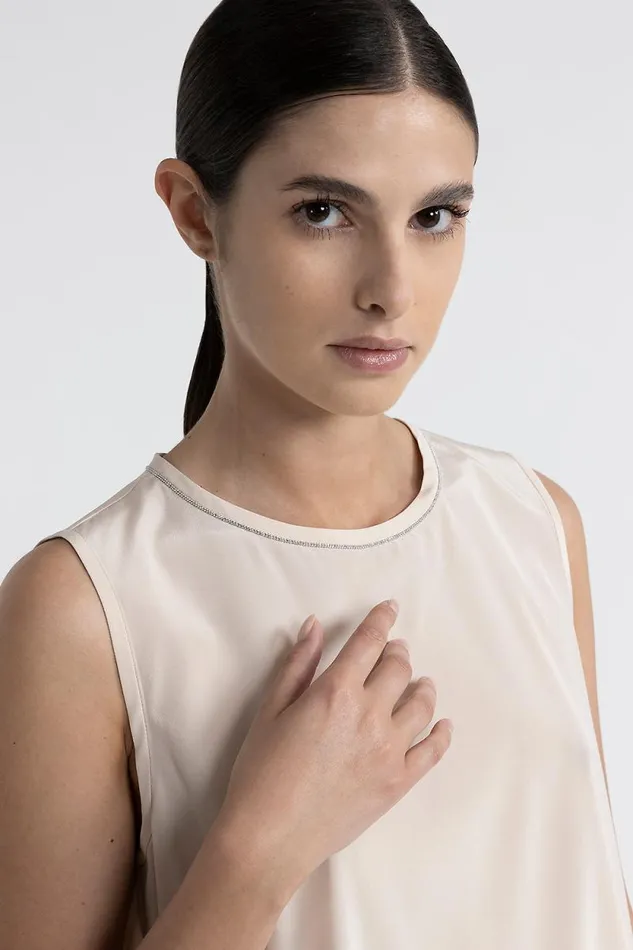 Peserico Tops And TShirts Woman Silk Crepe De Chine Round Neck Top Beige Peserico Tops And TShirts Woman Silk Crepe De Chine Round Neck Top Beige