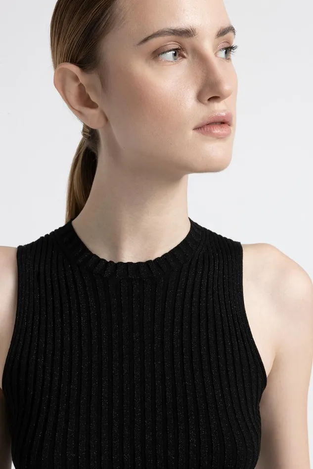 Peserico Tops And TShirts Woman Viscose And Lurex Yarn Top Black Peserico Tops And TShirts Woman Viscose And Lurex Yarn Top Black