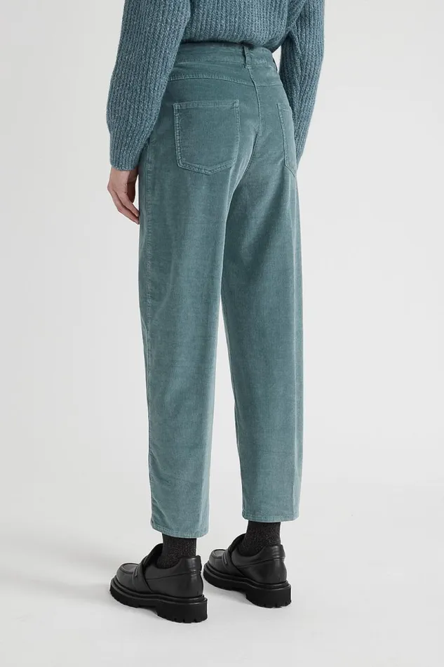 Peserico Trousers Woman Needlecord Carrot Trousers Alpine Green Peserico Trousers Woman Needlecord Carrot Trousers Alpine Green