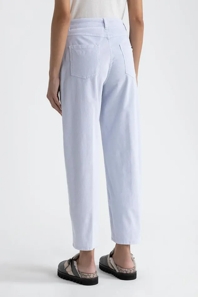 Peserico Trousers Woman Needlecord Carrot Trousers Pure Ice Peserico Trousers Woman Needlecord Carrot Trousers Pure Ice