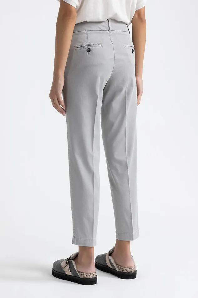 Peserico Trousers Woman Peachskin Gabardine Cigarette Trousers Granite Peserico Trousers Woman Peachskin Gabardine Cigarette Trousers Granite