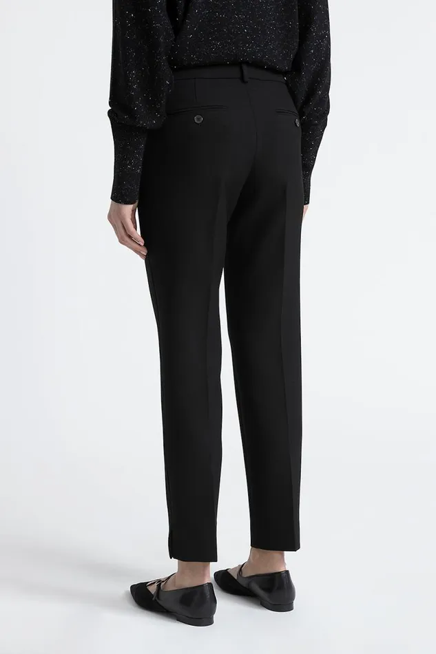 Peserico Trousers Woman TwoWay Stretch Cigarette Trousers Black Peserico Trousers Woman TwoWay Stretch Cigarette Trousers Black