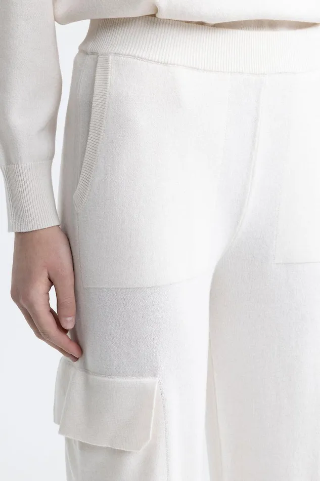 Peserico Trousers Woman Wool Silk And Cashmere Baggy Cargo Pants Hornbeam Peserico Trousers Woman Wool Silk And Cashmere Baggy Cargo Pants Hornbeam