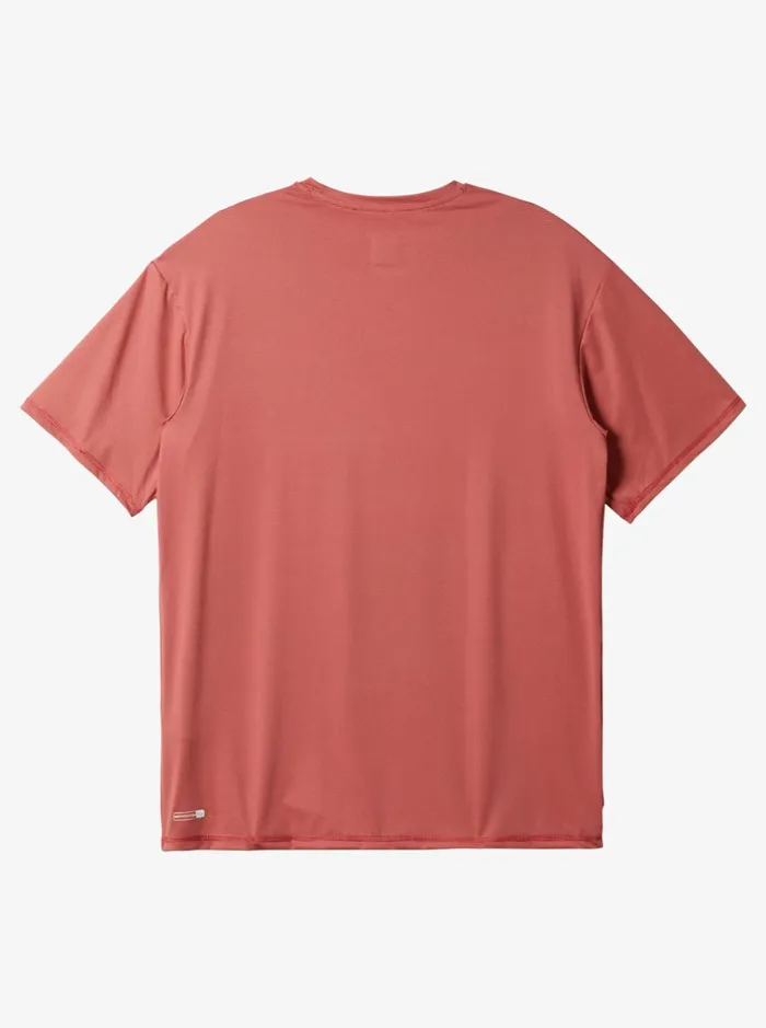 Rashguards Men Quiksilver Heritage Heather Short Sleeve Upf 50 Surf TShirt Mineral Red Rashguards Men Quiksilver Heritage Heather Short Sleeve Upf 50 Surf TShirt Mineral Red