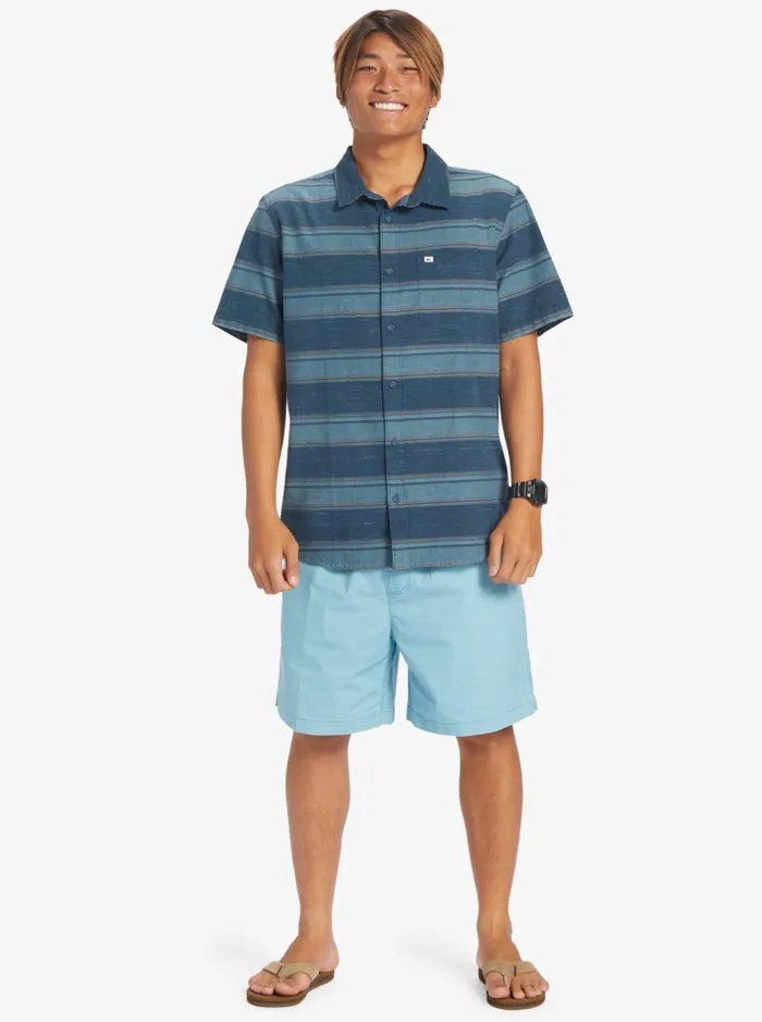 Shirts and Polos Men Quiksilver Cali Sunrise Short Sleeve Shirt Midnight Navy Cali Str Shirts and Polos Men Quiksilver Cali Sunrise Short Sleeve Shirt Midnight Navy Cali Str