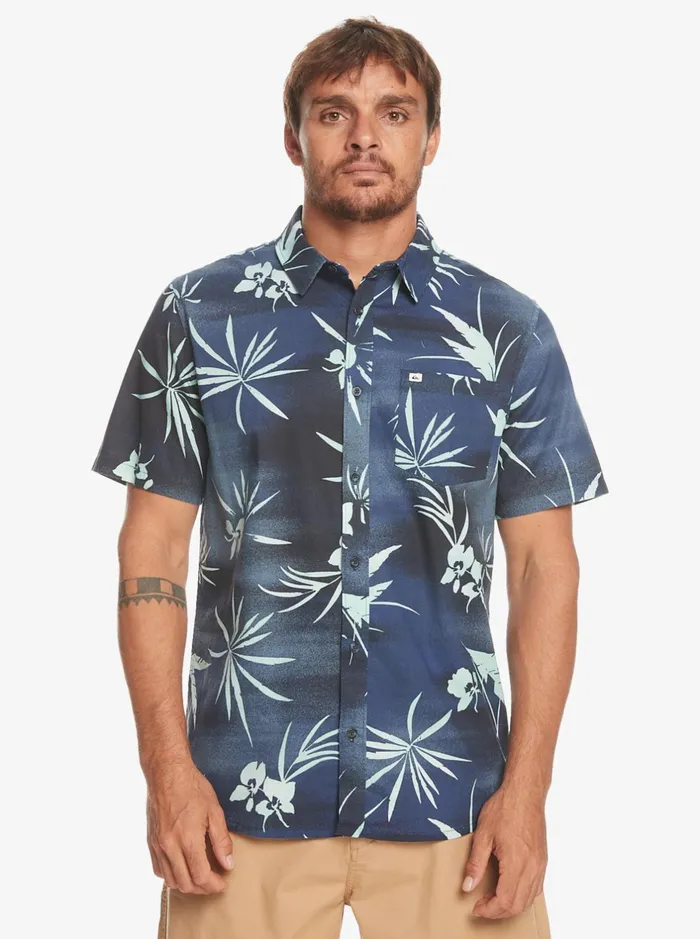 Shirts and Polos Men Quiksilver Fade Out Short Sleeve Shirt Naval Academy Fade Out Shirts and Polos Men Quiksilver Fade Out Short Sleeve Shirt Naval Academy Fade Out