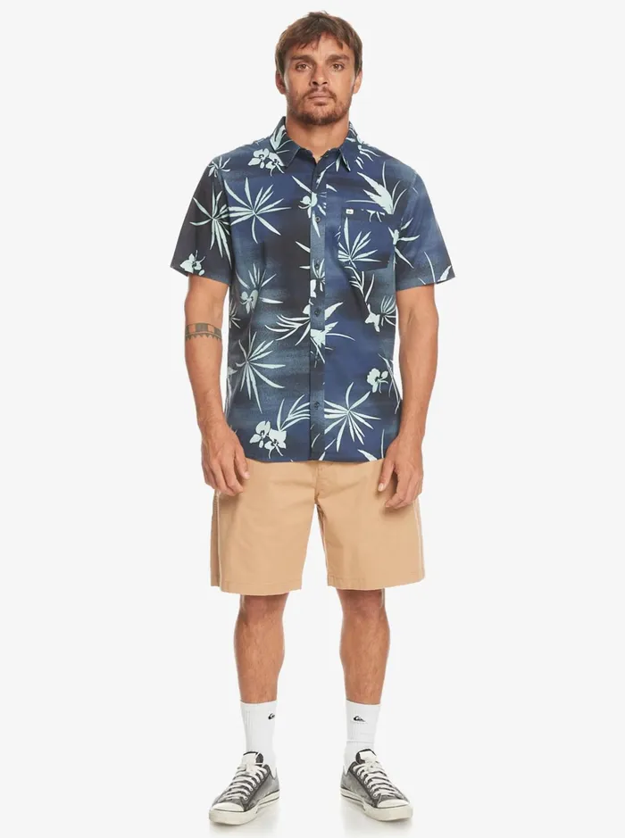 Shirts and Polos Men Quiksilver Fade Out Short Sleeve Shirt Naval Academy Fade Out Shirts and Polos Men Quiksilver Fade Out Short Sleeve Shirt Naval Academy Fade Out