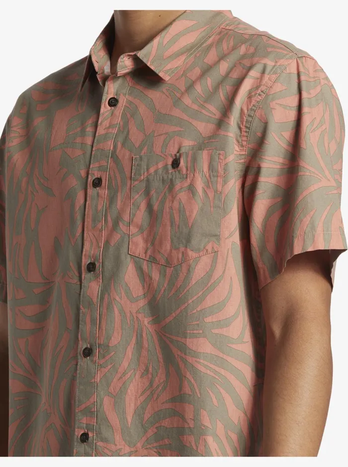 Shirts and Polos Men Quiksilver Hawaii Foliage Woven Hawaiian Shirt Canyon Clay Shirts and Polos Men Quiksilver Hawaii Foliage Woven Hawaiian Shirt Canyon Clay