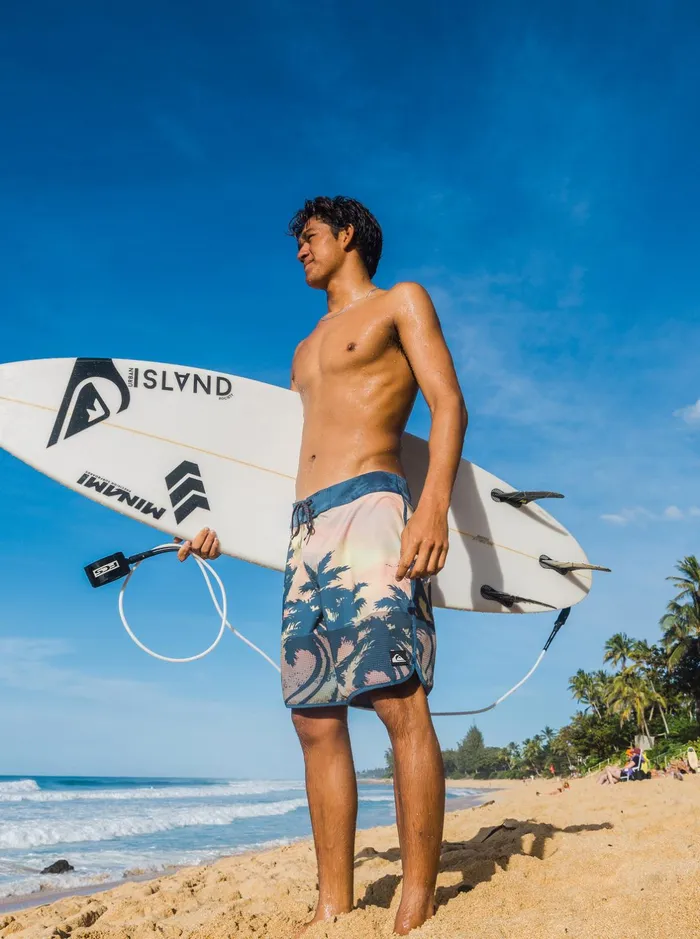 Shorts and Amphibians Men Quiksilver Highline Scallop 19034 Boardshorts Pastel Turquoise Shorts and Amphibians Men Quiksilver Highline Scallop 19034 Boardshorts Pastel Turquoise