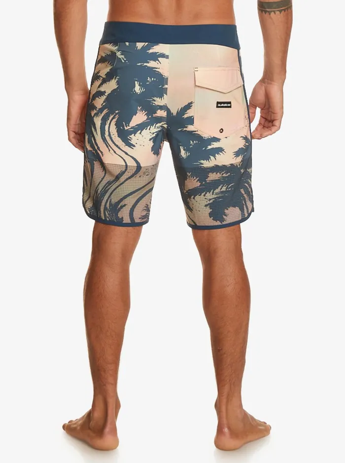 Shorts and Amphibians Men Quiksilver Highline Scallop 19034 Boardshorts Pastel Turquoise Shorts and Amphibians Men Quiksilver Highline Scallop 19034 Boardshorts Pastel Turquoise