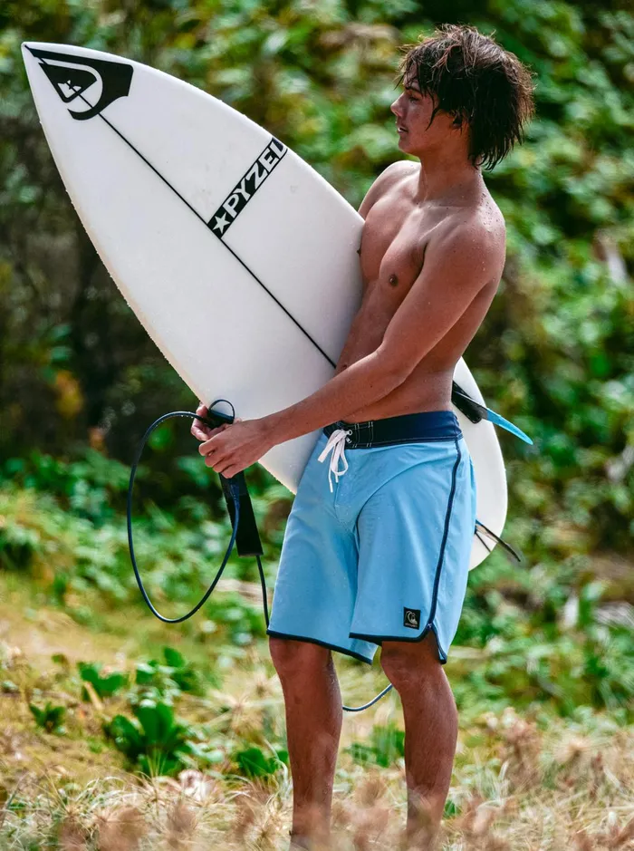 Shorts and Amphibians Men Quiksilver Original Scallop 18034 Boardshorts Sky Blue Shorts and Amphibians Men Quiksilver Original Scallop 18034 Boardshorts Sky Blue