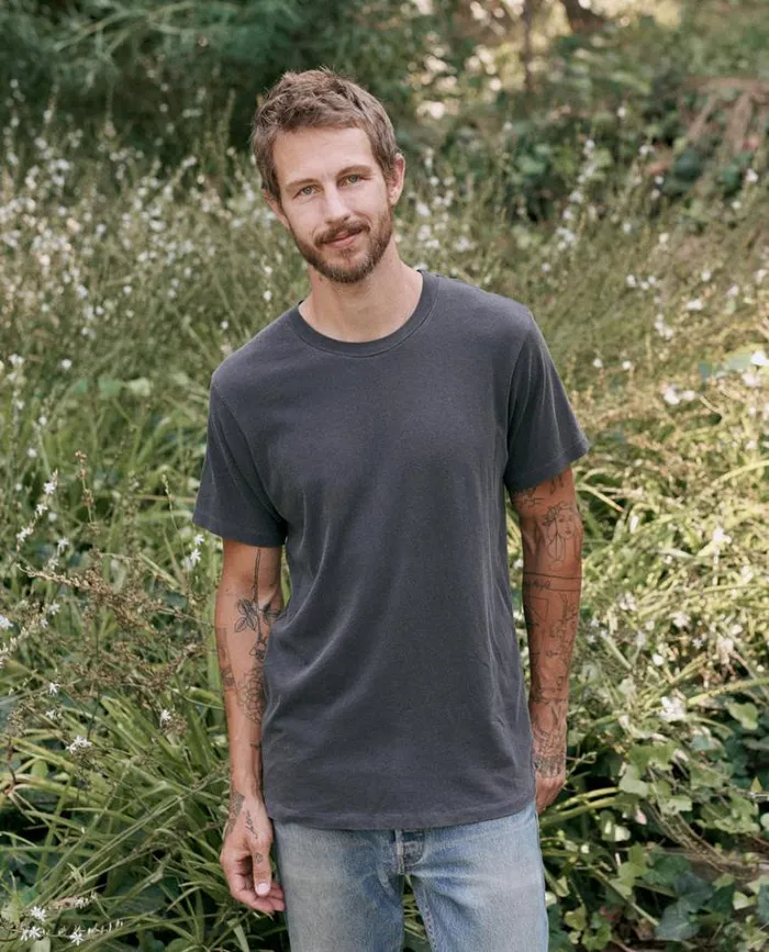 Tshirts Men039s The Great The Men039s Slim Tee Washed Black