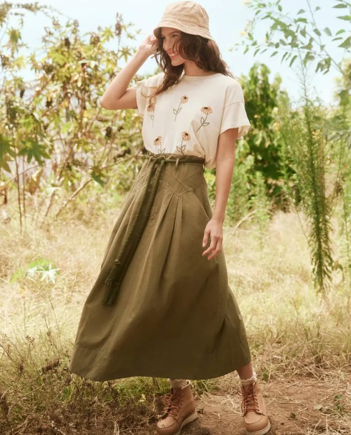 Tops Women039s The Great The Boxy Crew Washed White With Sunflower Embroidery