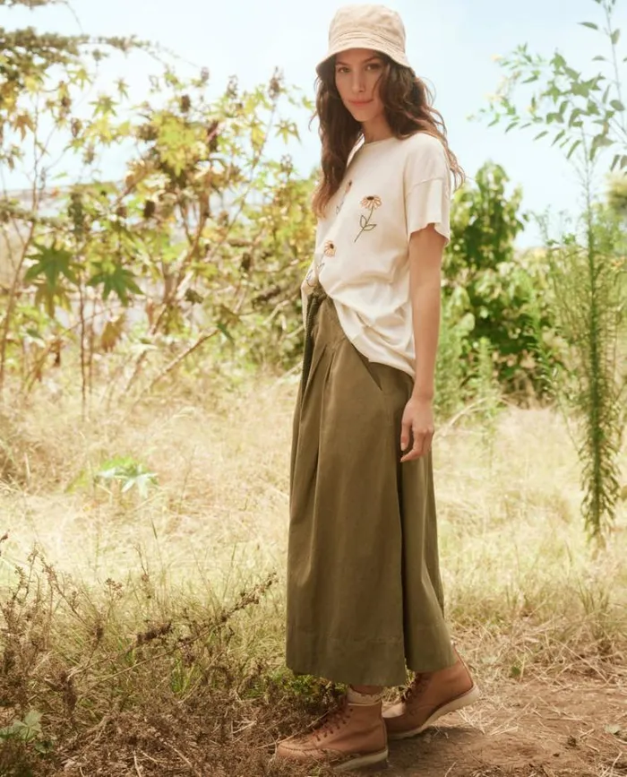 Tops Women039s The Great The Boxy Crew Washed White With Sunflower Embroidery