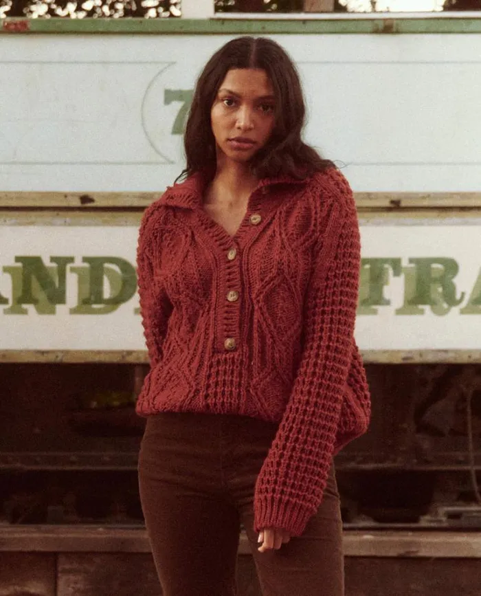Tops Women039s The Great The Cozy Cable Pullover Strawberry Jam