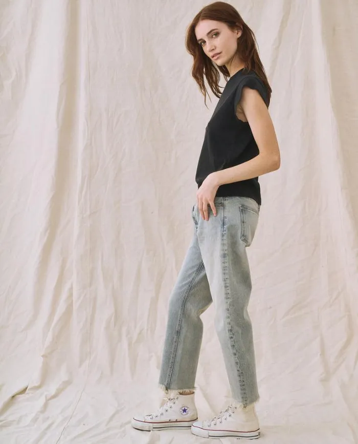 Tops Women039s The Great The Peak Shoulder Tee Almost Black