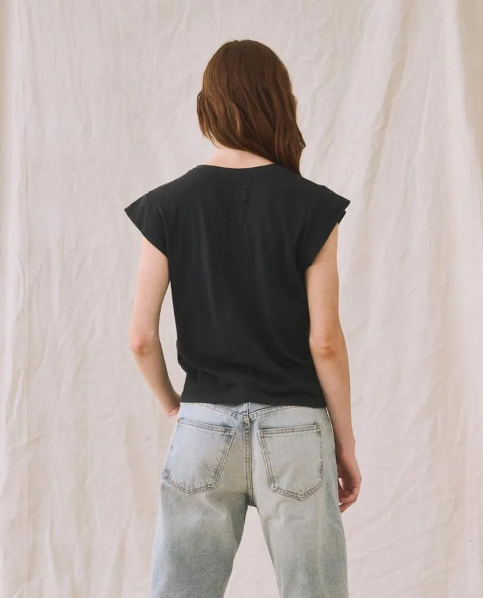 Tops Women039s The Great The Peak Shoulder Tee Almost Black
