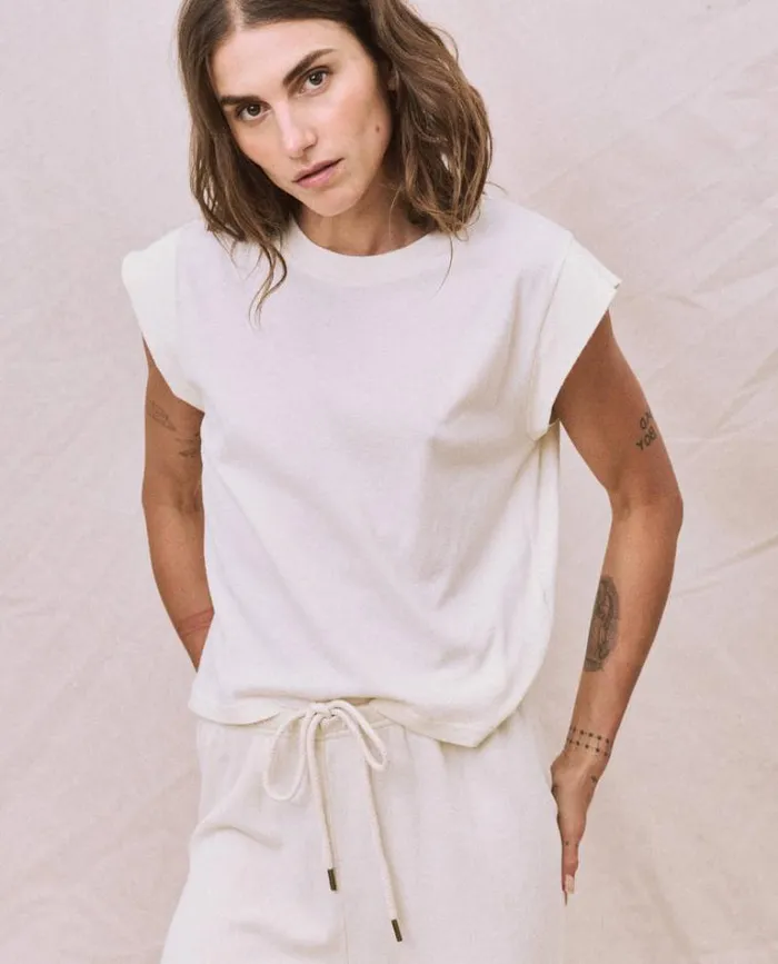 Tops Women039s The Great The Peak Shoulder Tee Washed White