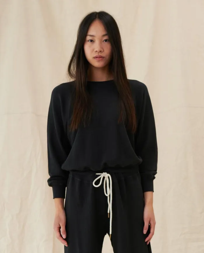 Tops Women039s The Great The Shrunken Sweatshirt Almost Black