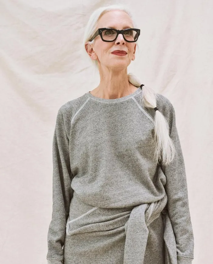 Tops Women039s The Great The Shrunken Sweatshirt Varsity Grey