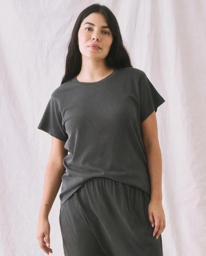 Tops Women039s The Great The Slim Tee Washed Black
